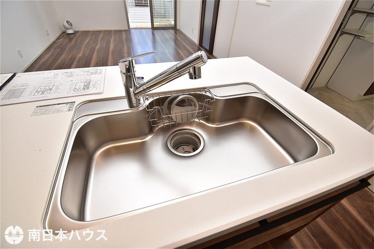 【シンク】シンクの部分はステンレス製になっていて、熱や汚れに強く、お手入れも簡単です♪