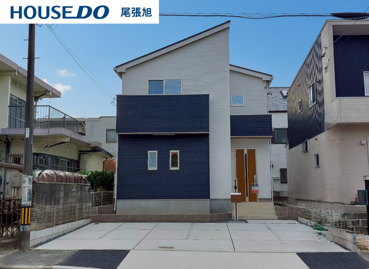 【建物外観】閑静な住宅街に、今風素敵な新築戸建てが登場しました♪駐車スペースももちろん御座います!いつでもご内覧可能です。ご見学ご相談は弊社までお気軽にお問い合わせください。