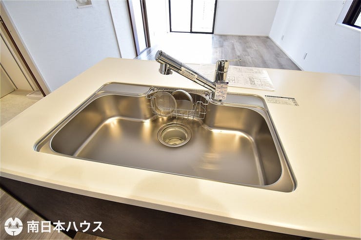 【シンク】シンクの部分はステンレス製になっていて、熱や汚れに強く、お手入れも簡単です♪