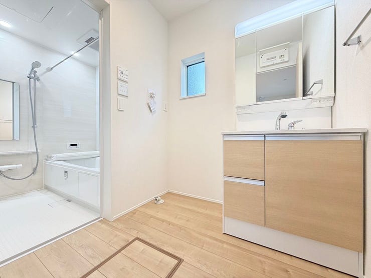 ◎洗面台:1号棟(1/13撮影)
暮らしを快適に変えるシャワー付洗面化粧台!朝の身支度もスピーディに◎