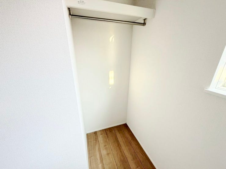 ◎収納:1号棟(1/13撮影)
クローゼット内には枕棚がついているので余りがちな上の空間もしっかり収納スペースとして利用可能!