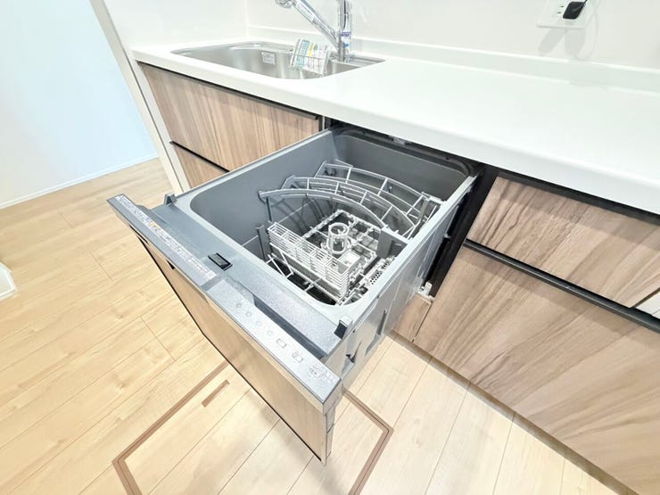 ◎キッチン:1号棟(1/13撮影)
【全棟ビルトイン食洗機採用◎】
食洗機付で後片付けも時短!家族団らんの時間をたっぷり確保できます!