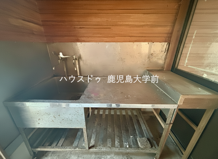 店舗部にはシンク付作業台があります