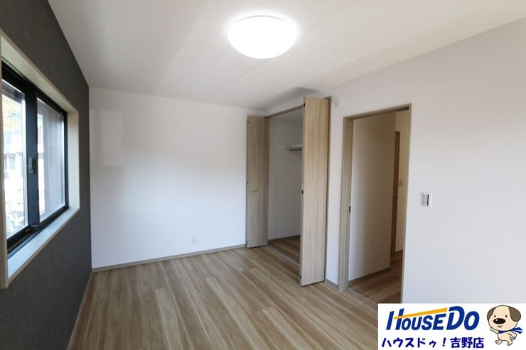 令和8年1月完成予定。
撮影日:令和7年10月19日
【現在建築中のため、近隣の同施工会社完成物件へのご案内も可能です!】