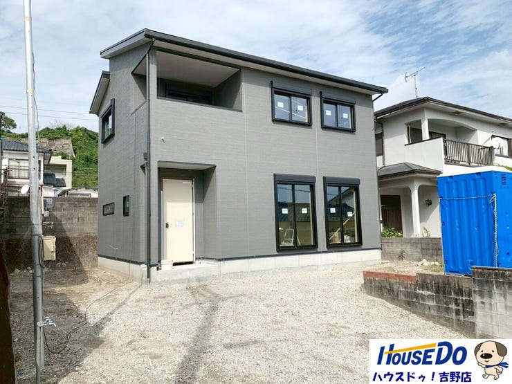 令和8年1月完成予定。
撮影日:令和7年11月2日
【現在建築中のため、近隣の同施工会社完成物件へのご案内も可能です!】