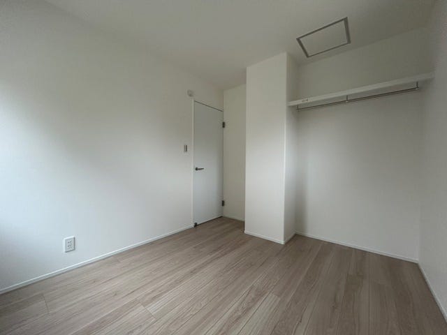 飾り過ぎないシンプルな内装と偏り過ぎないデザインで統一しております。