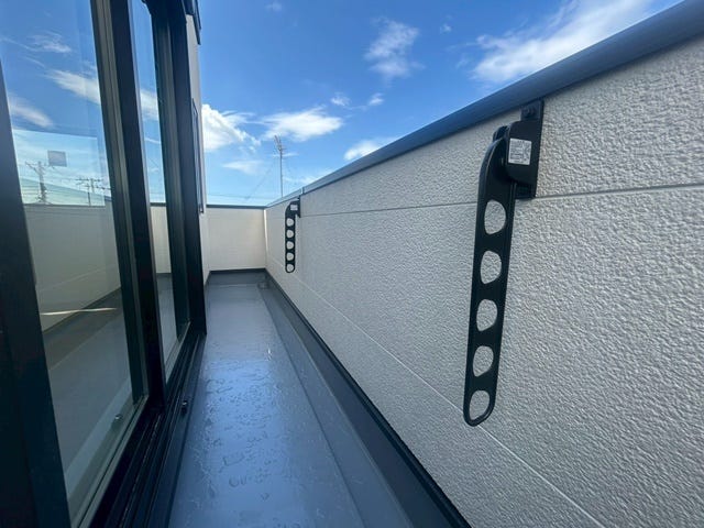 広々としたバルコニーは、大量の洗濯物を干しても余裕!