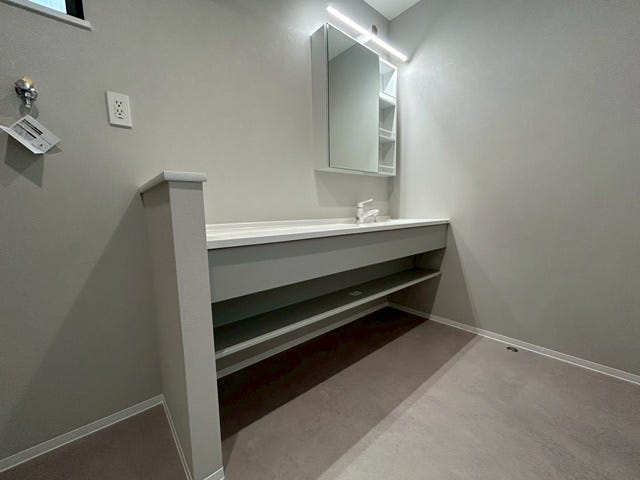 忙しい朝にうれしい洗髪洗面化粧台付