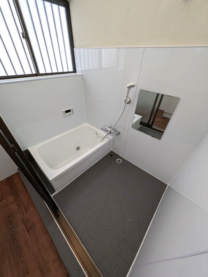 ゆったりと入浴可能な大きさの浴室♪ご家族と一緒に入るにも十分な広さです♪