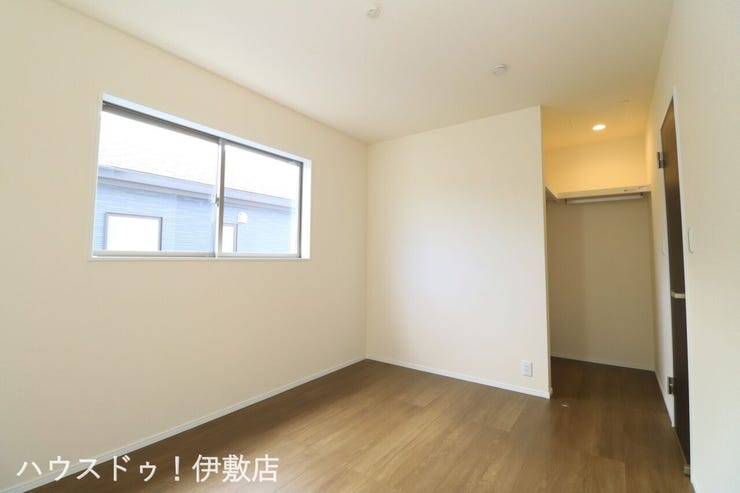 西伊敷６丁目 新築戸建 【洋室6帖】
2Fに4部屋あり、自分の時間もしっかりと確保できる間取り