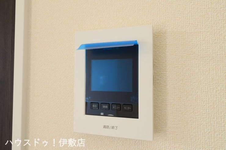 西伊敷６丁目 新築戸建 【モニター付きインターホン】
誰が来てもわかるモニター付き♪女性が一人で家にいてもこれなら安心