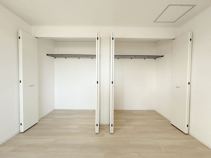 2階主寝室8帖 クローゼット