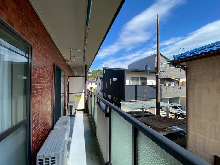 横に広いバルコニーなため、洗濯物もたくさん
干せますね♪