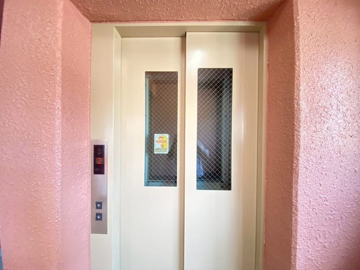 大きな荷物があっても安心エレベーター付き♪