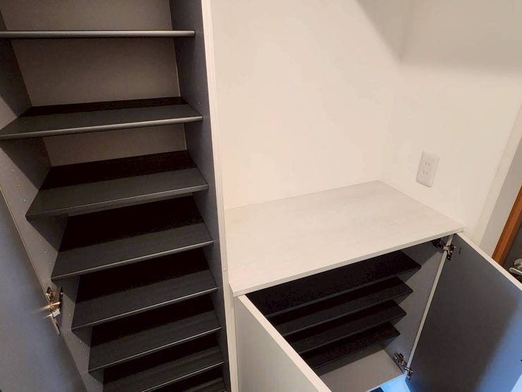 収納力に優れたシューズボックスが嬉しい玄関。