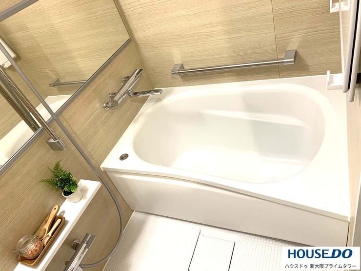 大きな浴槽ではゆったり足を伸ばして寛げます♪