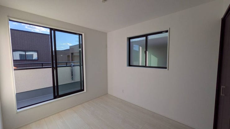 2面採光で明るい居室