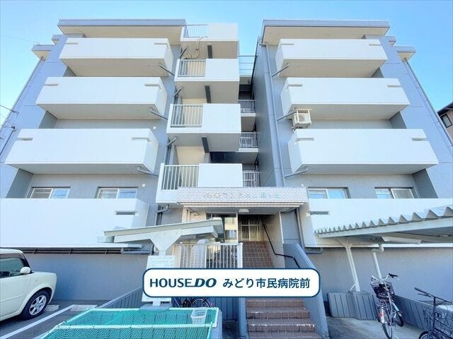 【外観】
【真栄マンション緑ヶ丘】
名鉄名古屋本線/左京山駅まで徒歩16分
相原小学校 約 420m /徒歩6分
鳴海中学校 約 930m /徒歩12分