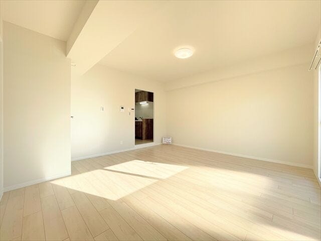 広々とした空間にスッキリと家具を配置すれば、
いつでも片付いた状態をキープできます。