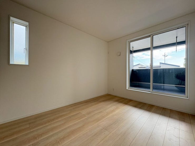 どんなインテリアにも合うシンプルさ!お好みの空間に仕上げられます。