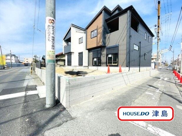 南に広く面した17.3帖LDKは明るく家族の憩いの場所になります。水回りがまとまっているため家事効率がアップします。