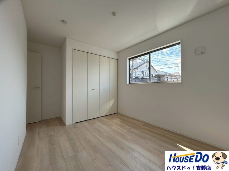 6帖洋室
全居室収納あり。お部屋をスッキリ片付けられます。