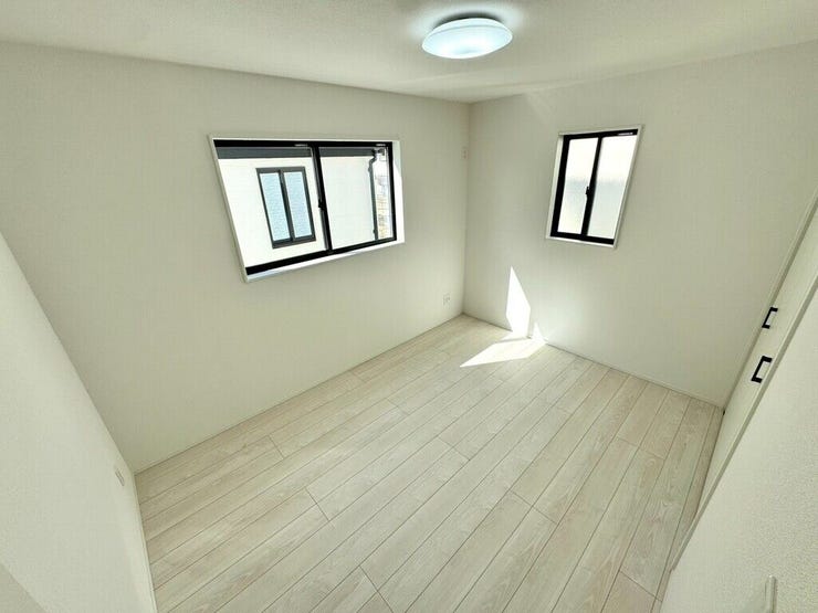 【Bedroom】ナチュラルな内装で、リラックスできる空間。寝室や書斎にも最適です。