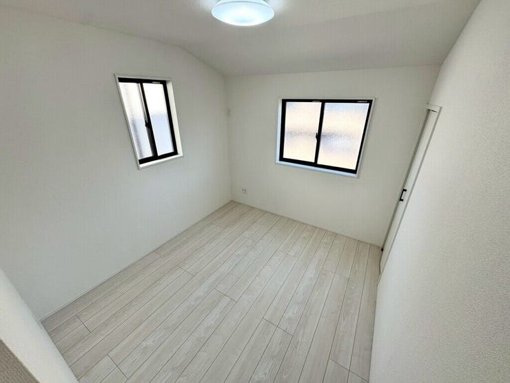 【Bedroom】主寝室や子ども部屋、在宅ワークにも使える洋室。暮らしに合わせて自由にレイアウトできます。