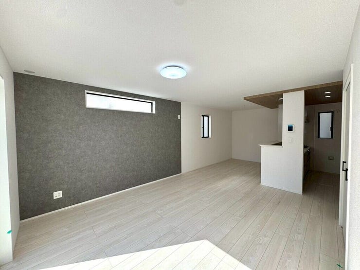 【Living】広さと明るさにこだわったリビング。家族とのコミュニケーションが弾む空間です。