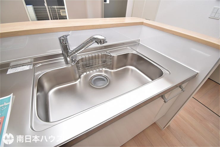 【シンク】シンクの部分はステンレス製になっていて、熱や汚れに強く、お手入れも簡単です♪