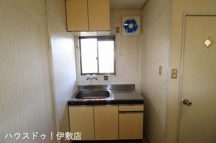 【2Fキッチン】
2階から階段を降りなくてもいいので、お部屋からの移動が短縮できます。