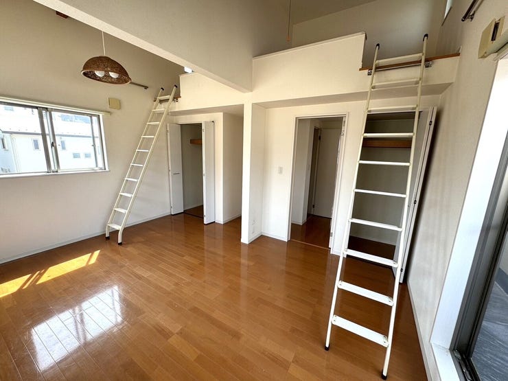 ◇ロフト付きの約10.5帖の洋室
※別途工事で2部屋にすることが可能