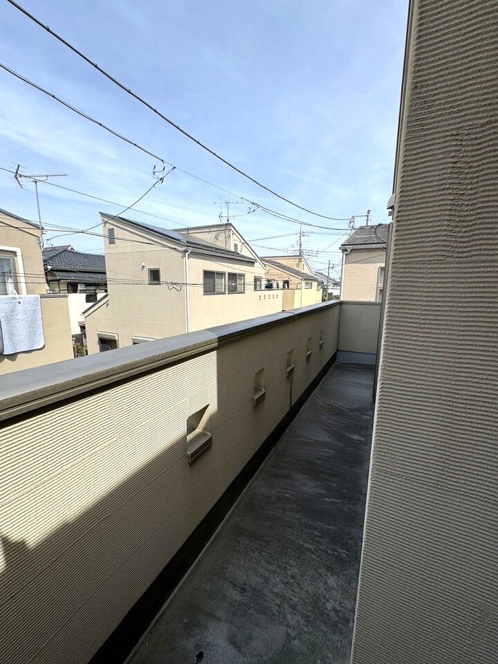 ◇洋室(約10.5帖)側バルコニー