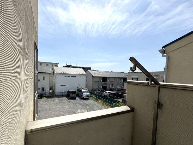 ◇洋室(約8.125帖)側バルコニーからの眺望