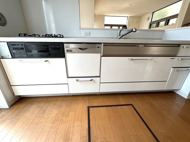 ◇対面式のキッチンでご家族との会話を楽しみながら料理可能♪