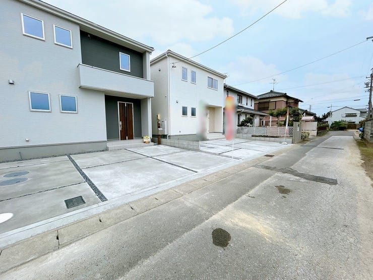 車がスピードを出しにくいため、交通事故のリスクが低減されます。歩行者や自転車が安全に通行しやすい環境です。