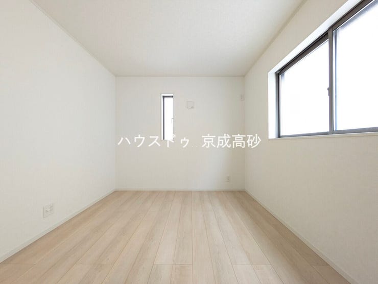 広すぎないスペース。
お子様のお部屋や書斎など、新居での生活の夢が膨らみますね!