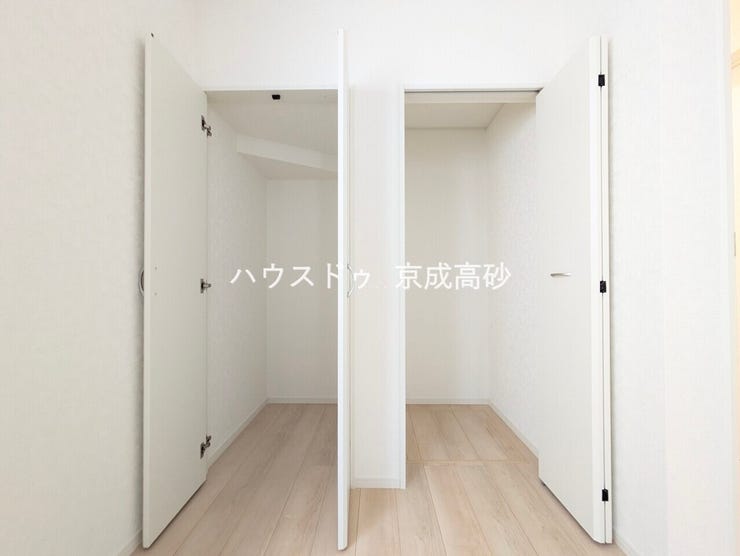 適材適所の収納付きです。