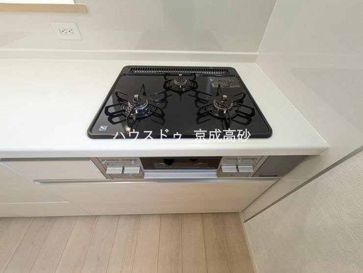 キッチンは3口コンロです。