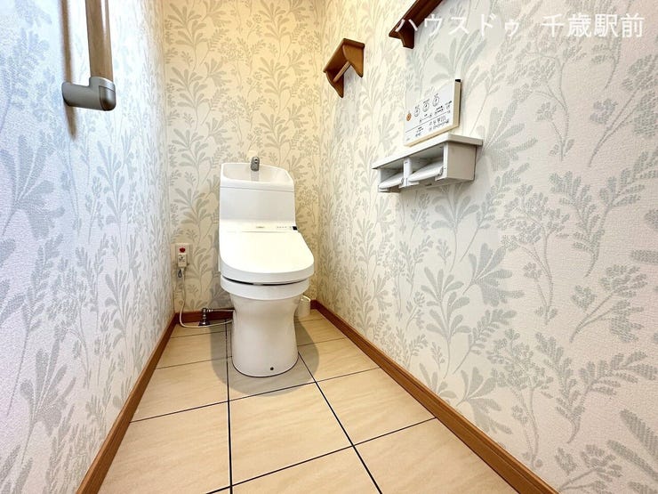 ☆温水洗浄機能を備えた便座で、寒い季節も安心♪