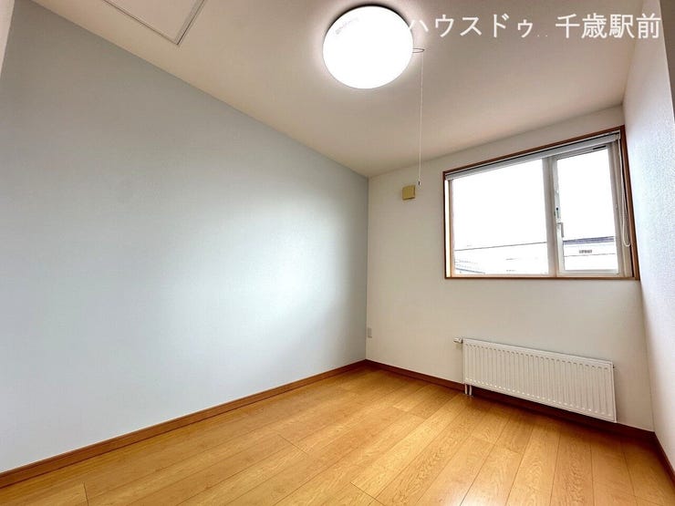 ☆2階5.24帖の洋室!
☆パネル暖房付きで寒い季節も快適♪