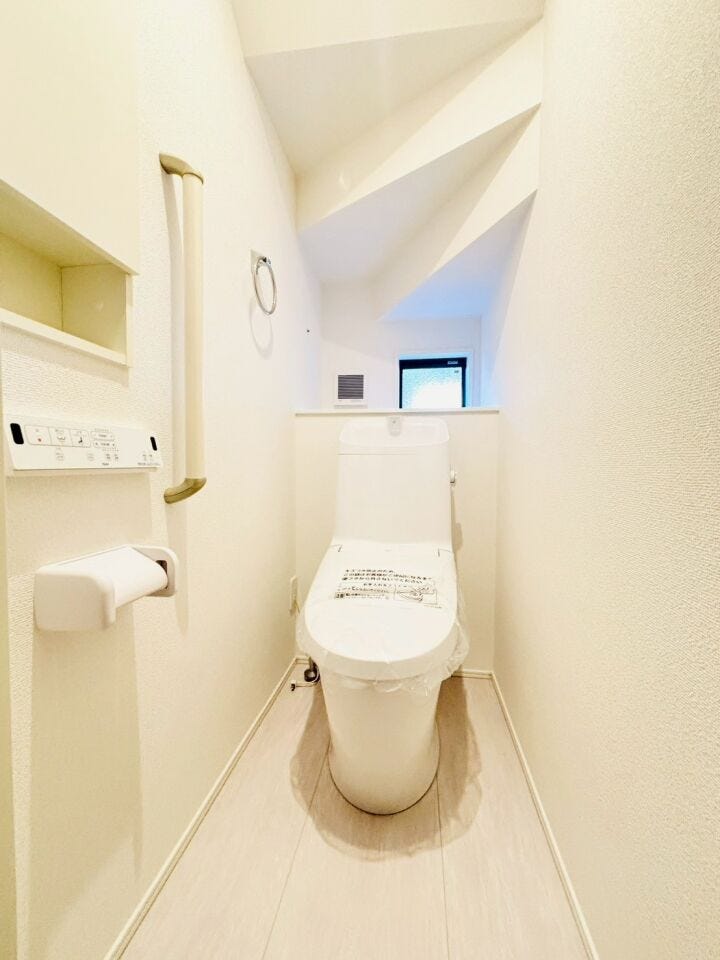 温水洗浄便座は、トイレットペーパーの使用量を減らせるため、経済面でも環境面でもメリットがあります♪