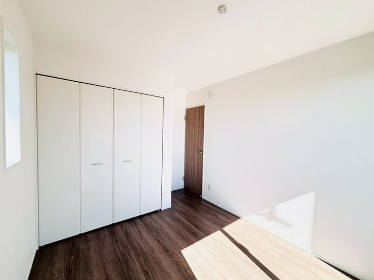 洋室は来客時にプライベートな空間として利用でき、訪問者を気軽に受け入れられるようになります!