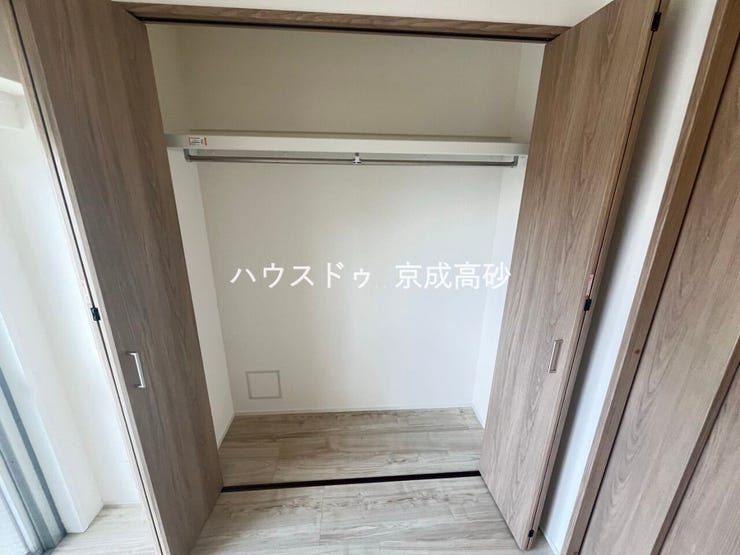 適材適所の収納付きです。