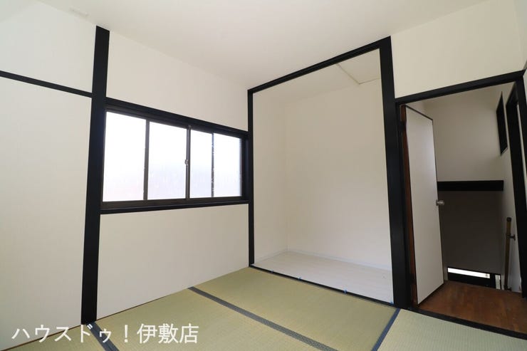 春山町 中古戸建 【和室4.5帖】
白を基調とした室内で清潔感と開放感があります