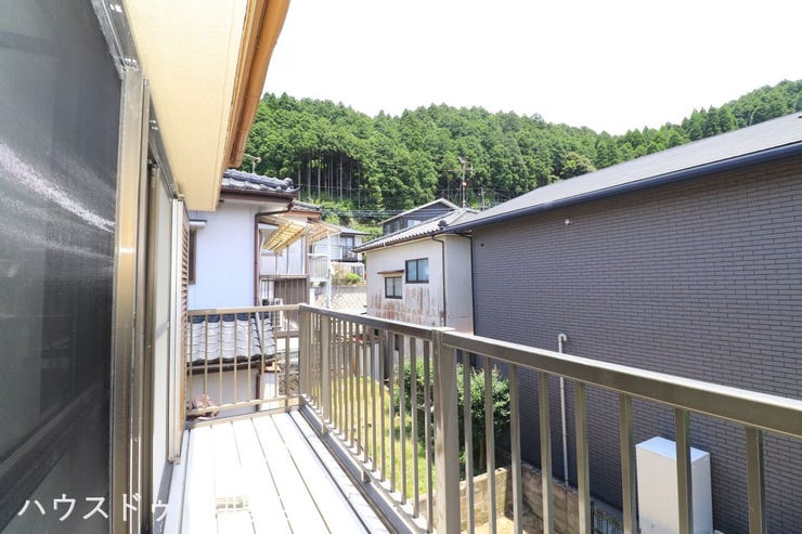 春山町 中古戸建 【バルコニー】
南側バルコニーで洗濯物が乾きやすいです