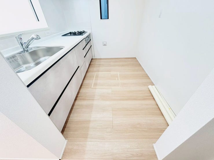 カウンターキッチンは配膳や後片付けが楽です!食卓までの距離が近いため、カウンター越しにすぐ運ぶことが出来ます♪