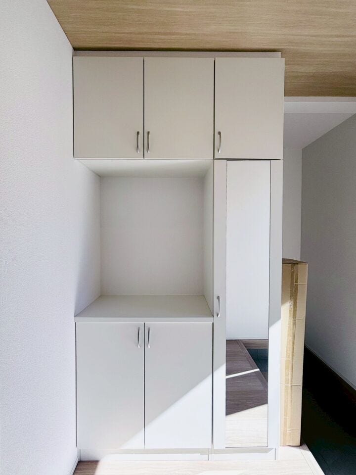 姿見付きのシューズボックスは出かける前に全身を確認できるため、服装や靴のコーディネートを整えるのに便利です!