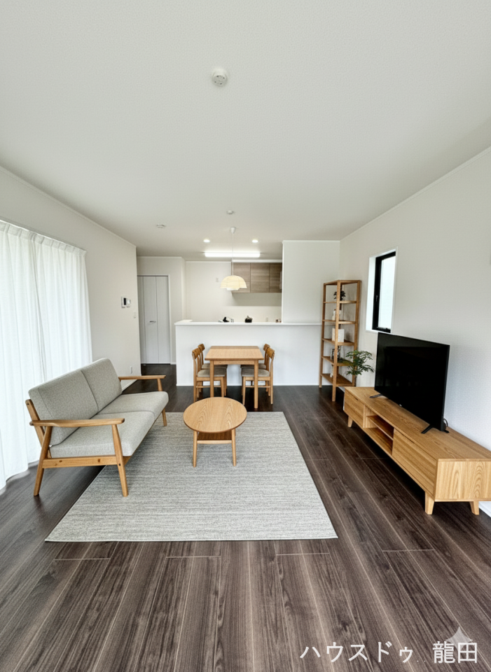 【同型写真(リビング)】
■□■リビング■□■
LDK17.3帖
※家具を入れたイメージ写真です