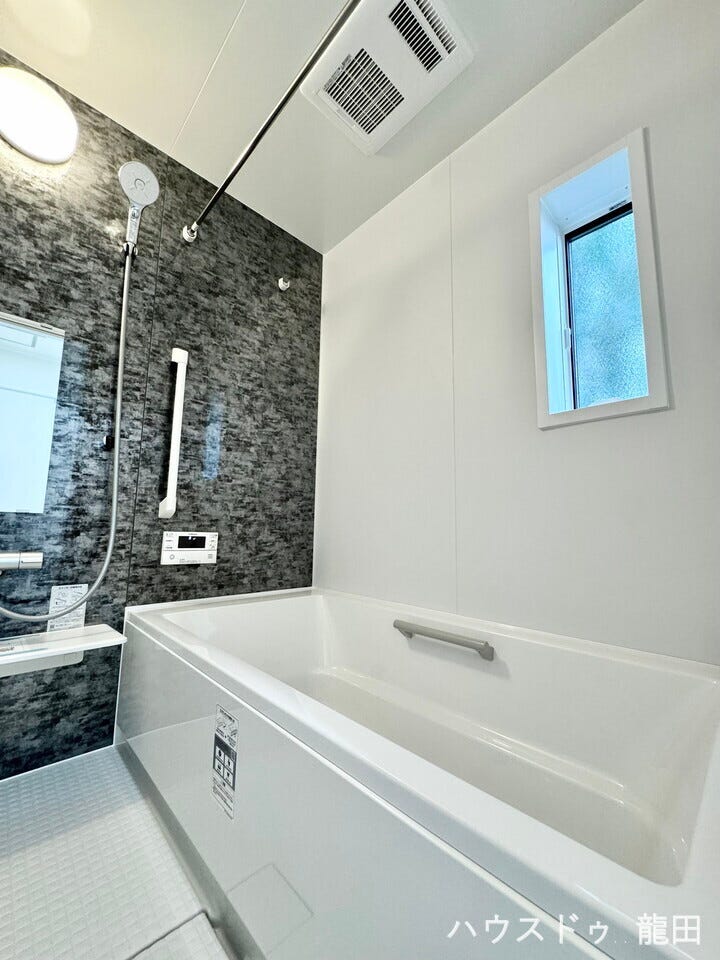 ■□■浴室■□■
浴室に窓
バス1坪以上